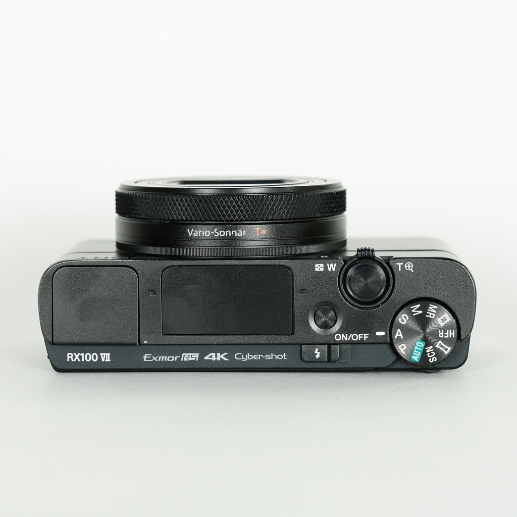 SONY Cyber-shot DSC-RX100M7