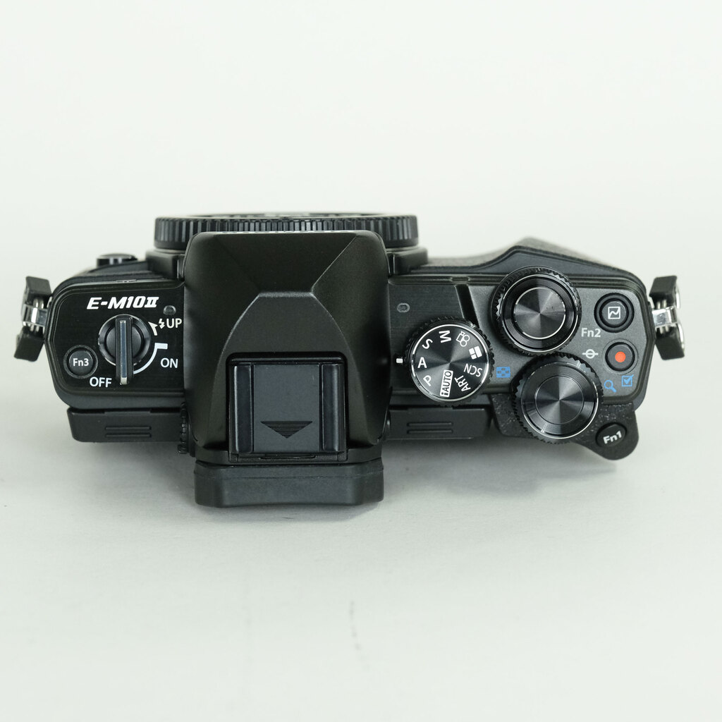 OLYMPUS OM-D E-M10 Mark II