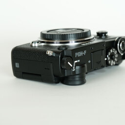 OLYMPUS PEN-F