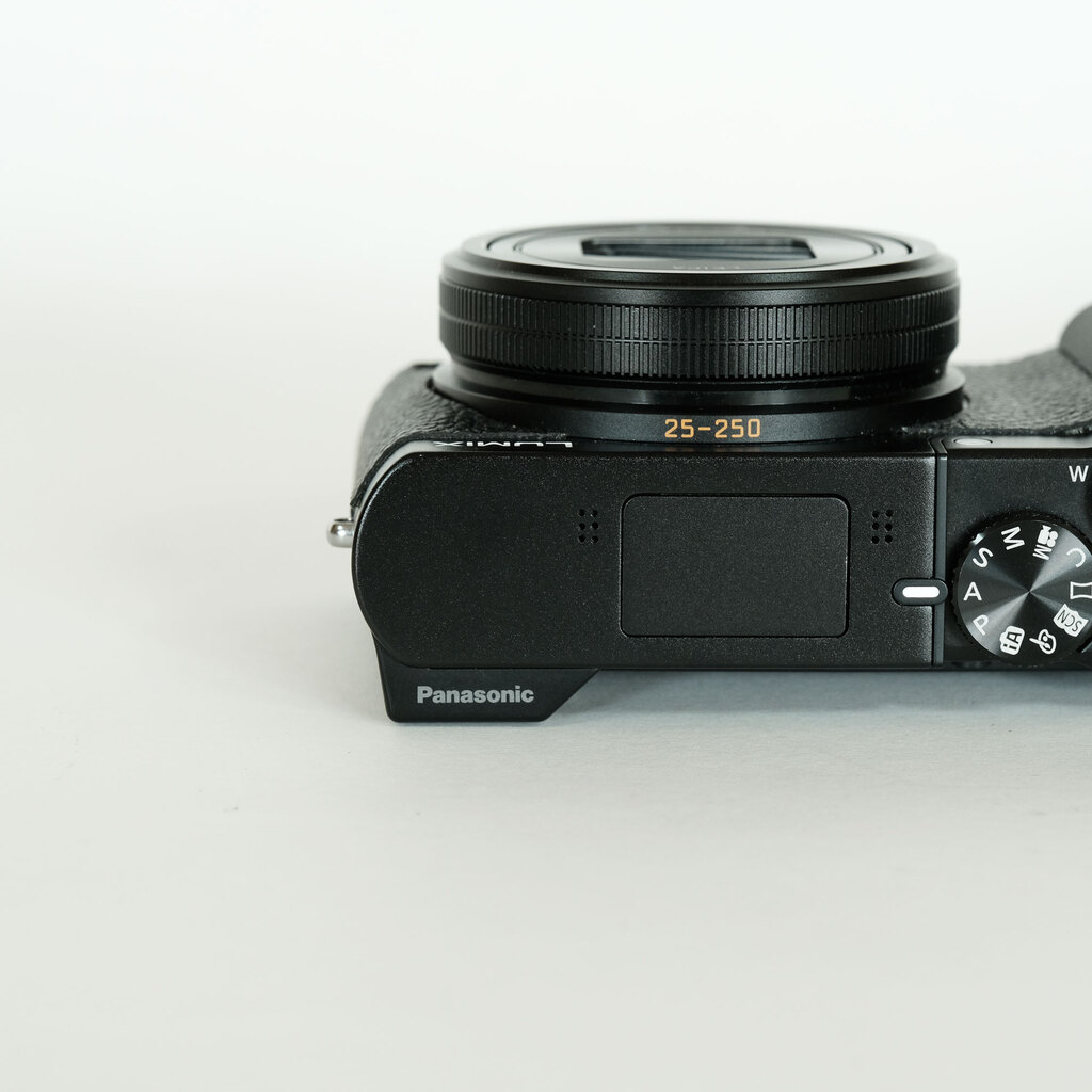 高画質コンデジ　LUMIX DMC-TX1 　おまけつき パナソニック、1型MOSセンサーと光学10倍ライカDCレンズ搭載「LUMIX