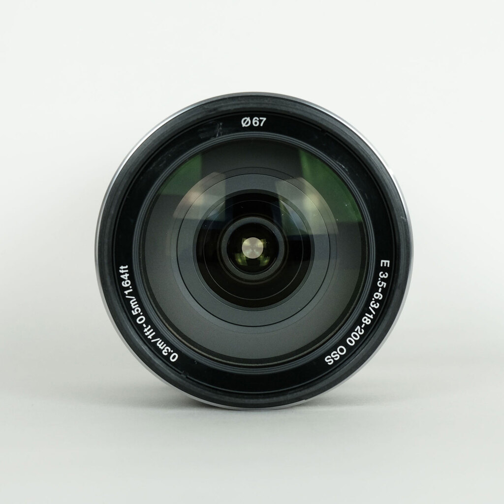 SONY E18-200mm F3.5-6.3 OSS SEL18200