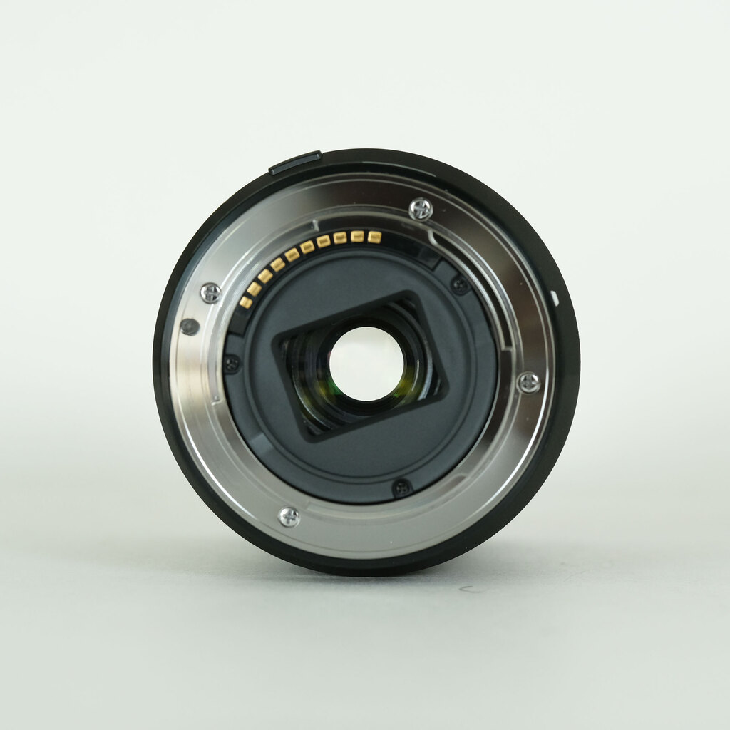 SONY E18-200mm F3.5-6.3 OSS LE SEL18200LE