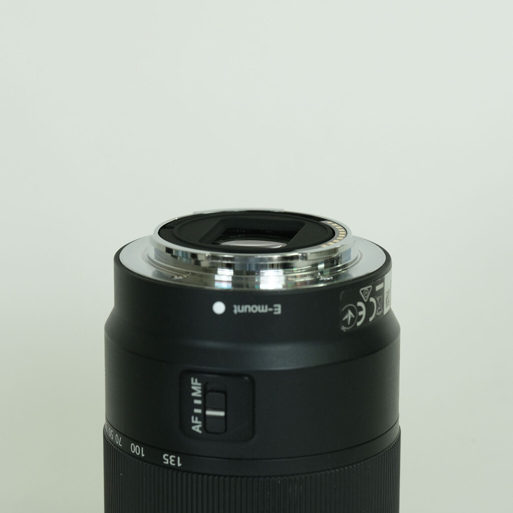 SONY E 18-135mm F3.5-5.6 OSS SEL18135