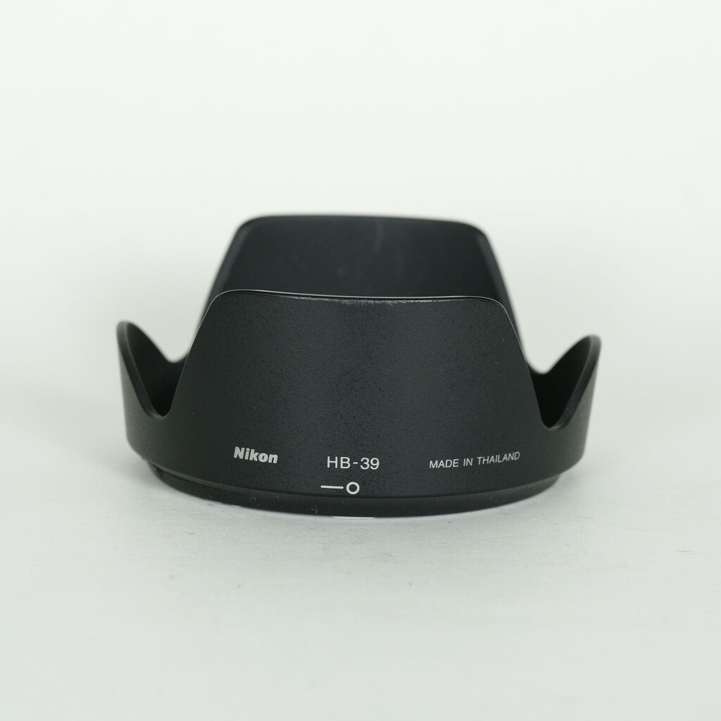 Nikon AF-S DX NIKKOR 18-300mm f/3.5-6.3G ED VR Nikon AF-S DX NIKKOR 18-300mm f/3.5-6.3G ED VR