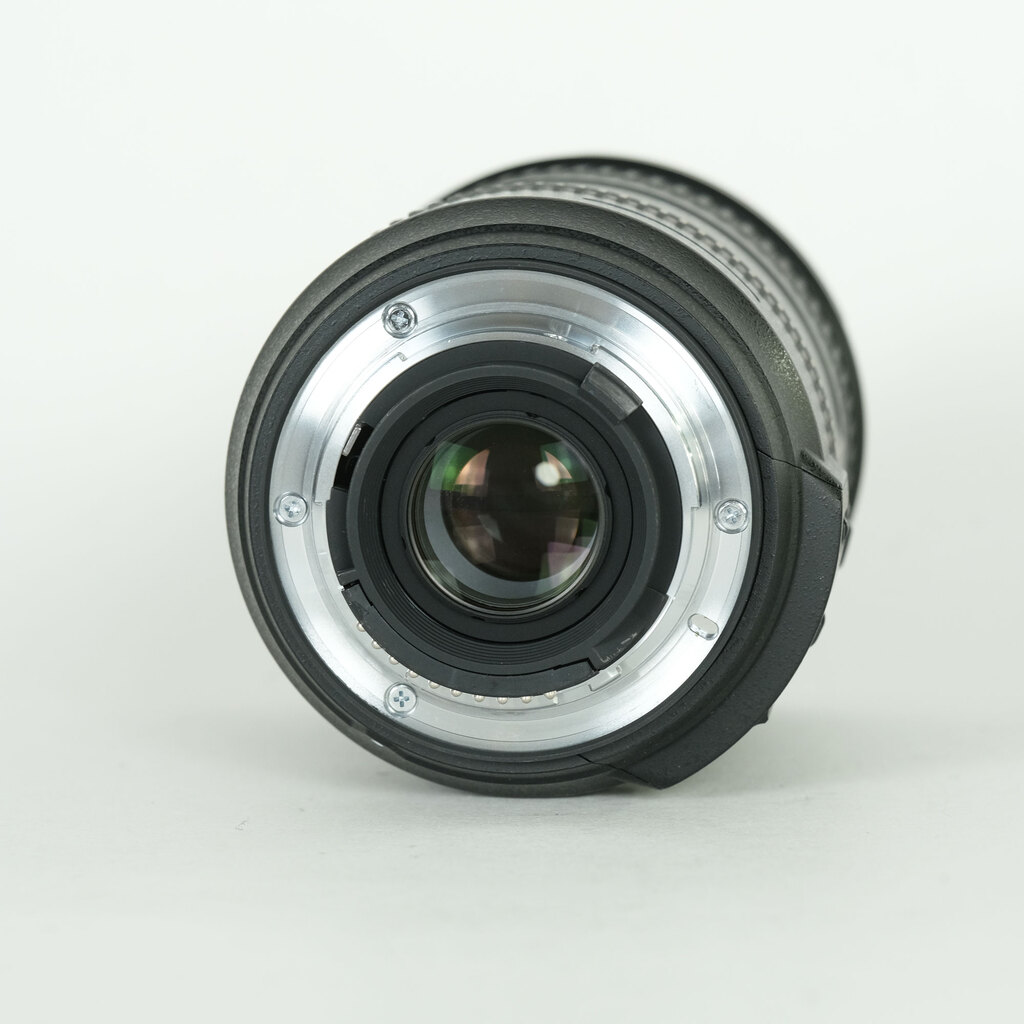 Nikon AF-S DX NIKKOR 18-200mm F3.5-5.6G ED VR II