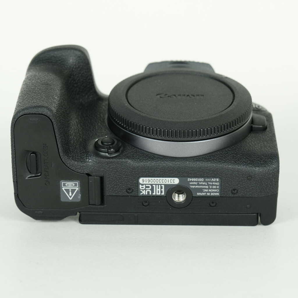 Canon EOS R10
