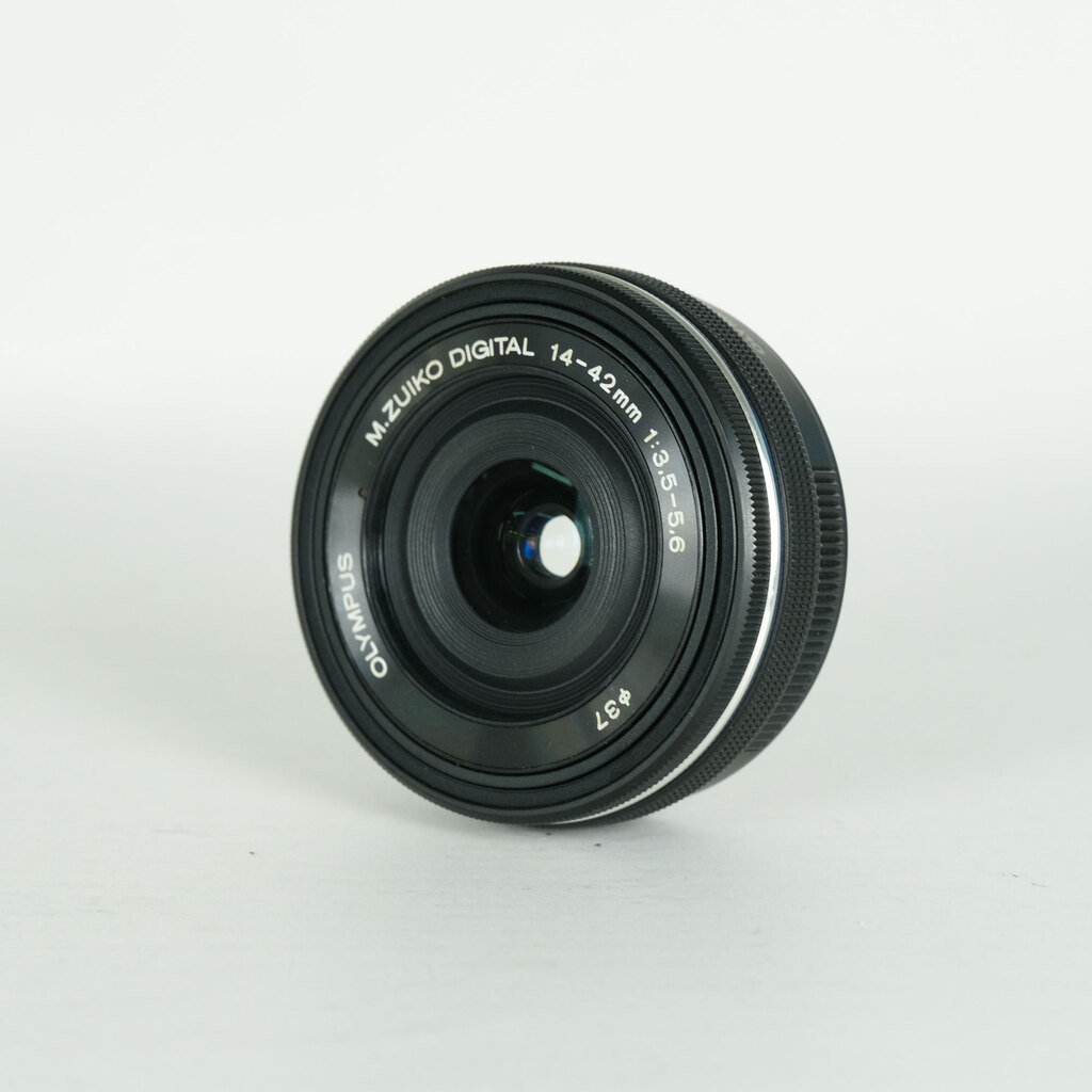 OLYMPUS M.ZUIKO DIGITAL ED 14-42mm F3.5-5.6 EZ ブラックの出品