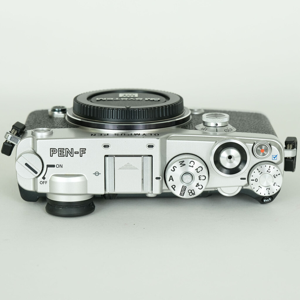 OLYMPUS PEN-F