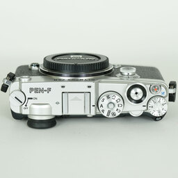 OLYMPUS PEN-F