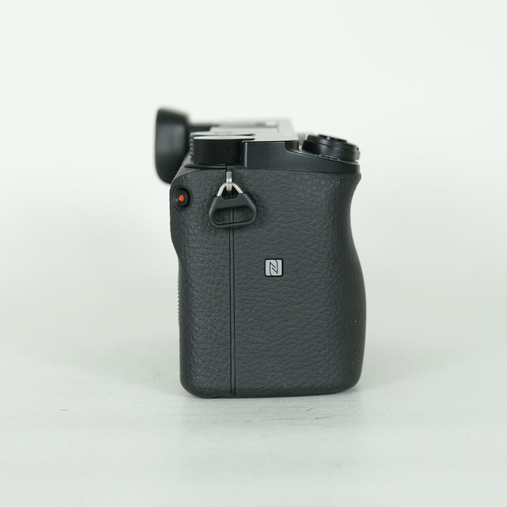 SONY α6100（ILCE-6100）の出品 | ONE SCENE（ワンシーン）