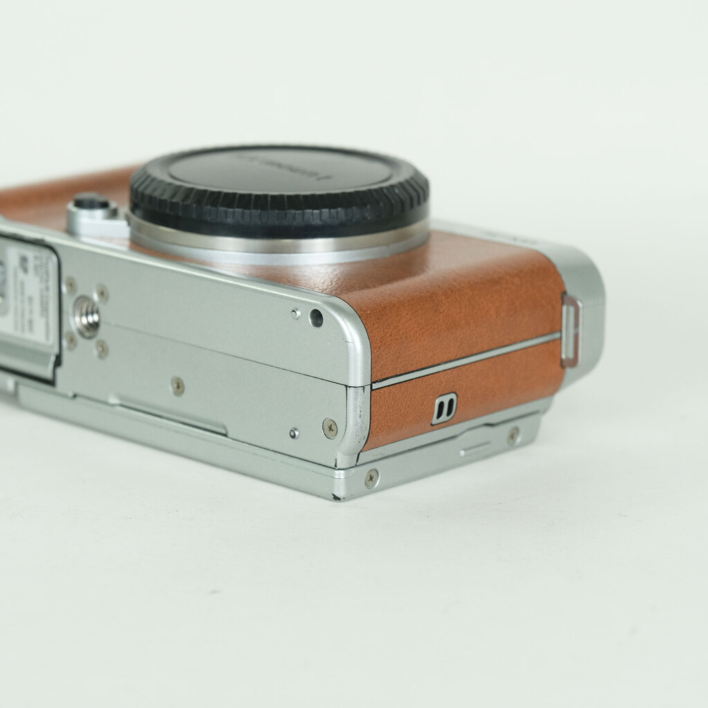 FUJIFILM X-M1 ボディ ブラウン FUJIFILM X-M1 ボディ ブラウン