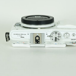 OLYMPUS PEN Lite E-PL6 ボディ ホワイト OLYMPUS PEN Lite E-PL6 ボディ ホワイト