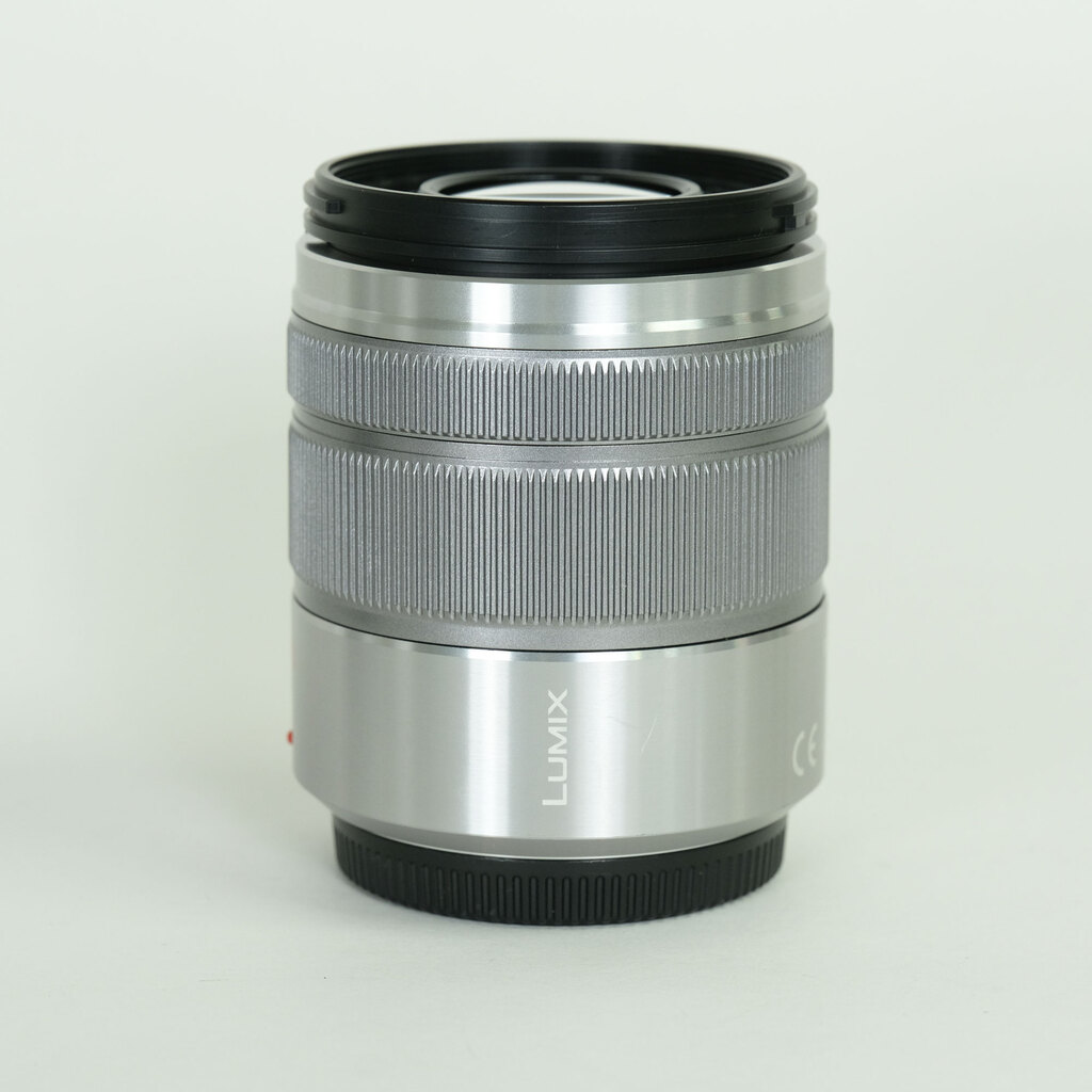 Panasonic LUMIX G VARIO 45-150mm / F4.0-5.6 ASPH. / MEGA O.I.S.