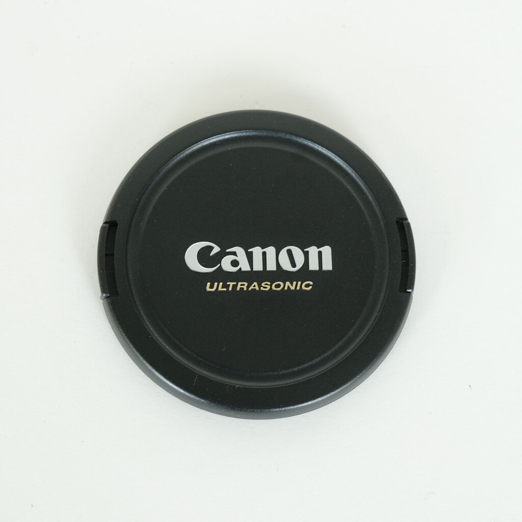 Canon EF28-135mm F3.5-5.6 IS USM