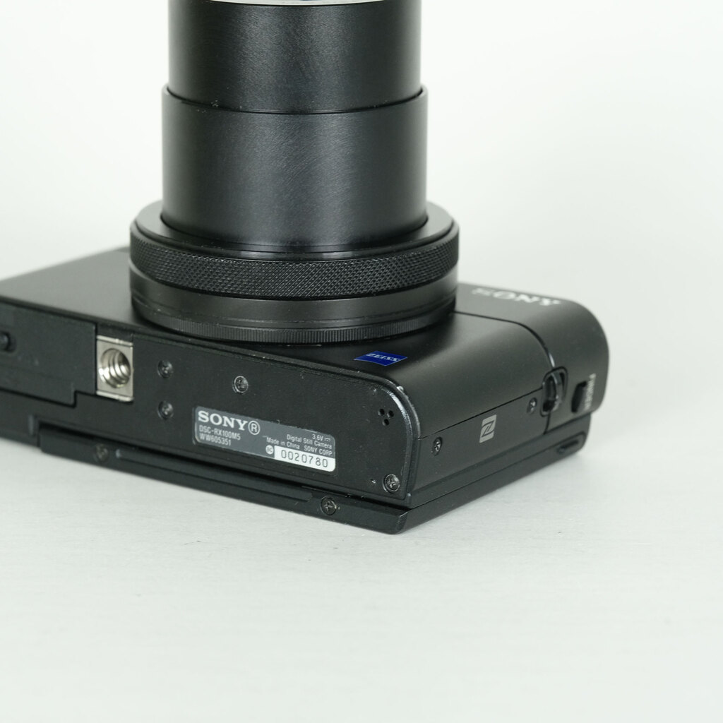 SONY Cyber-shot DSC-RX100M5の出品 | ONE SCENE（ワンシーン）