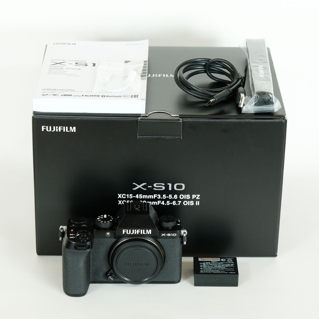 FUJIFILM X-S10