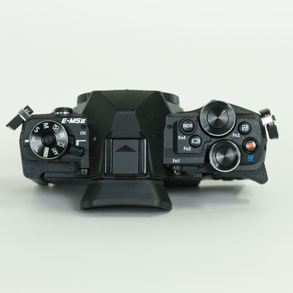 OLYMPUS OM-D E-M5 Mark II