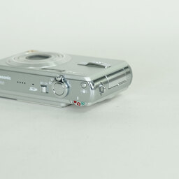 Panasonic DMC-FX7 シルキーシルバー