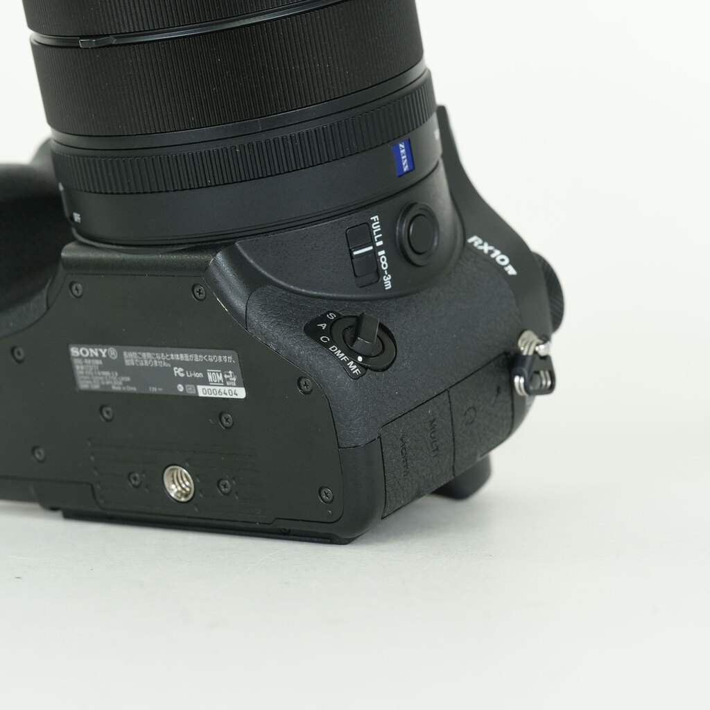 SONY Cyber-shot DSC-RX10M4