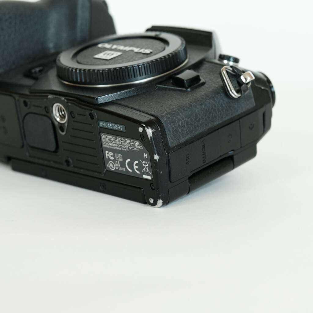 OLYMPUS OM-D E-M1 Mark II