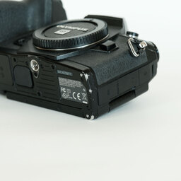 OLYMPUS OM-D E-M1 Mark II