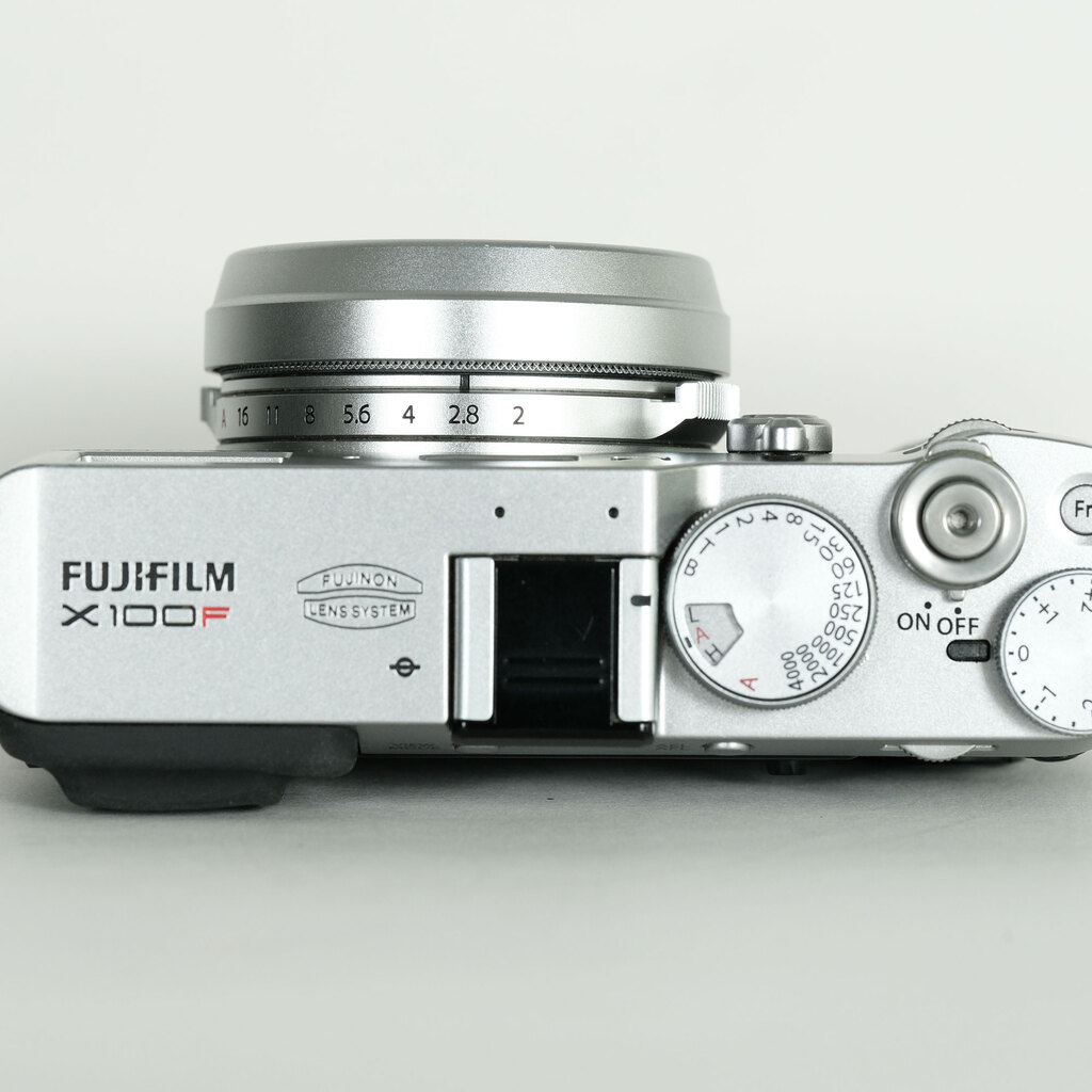 FUJIFILM X100F シルバー FUJIFILM X100F シルバー