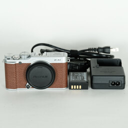 FUJIFILM X-A1 ボディ ブラウン