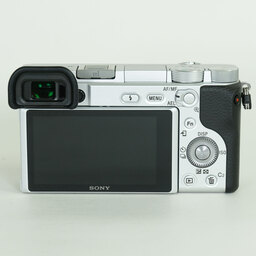 SONY α6400(ILCE-6400) SONY α6400(ILCE-6400)