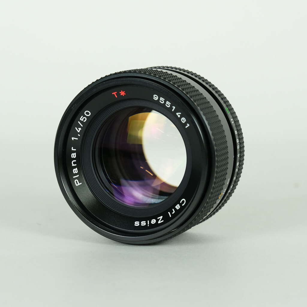 Carl Zeiss Planar T* 50mm F1.4の出品 | ONE SCENE（ワンシーン）