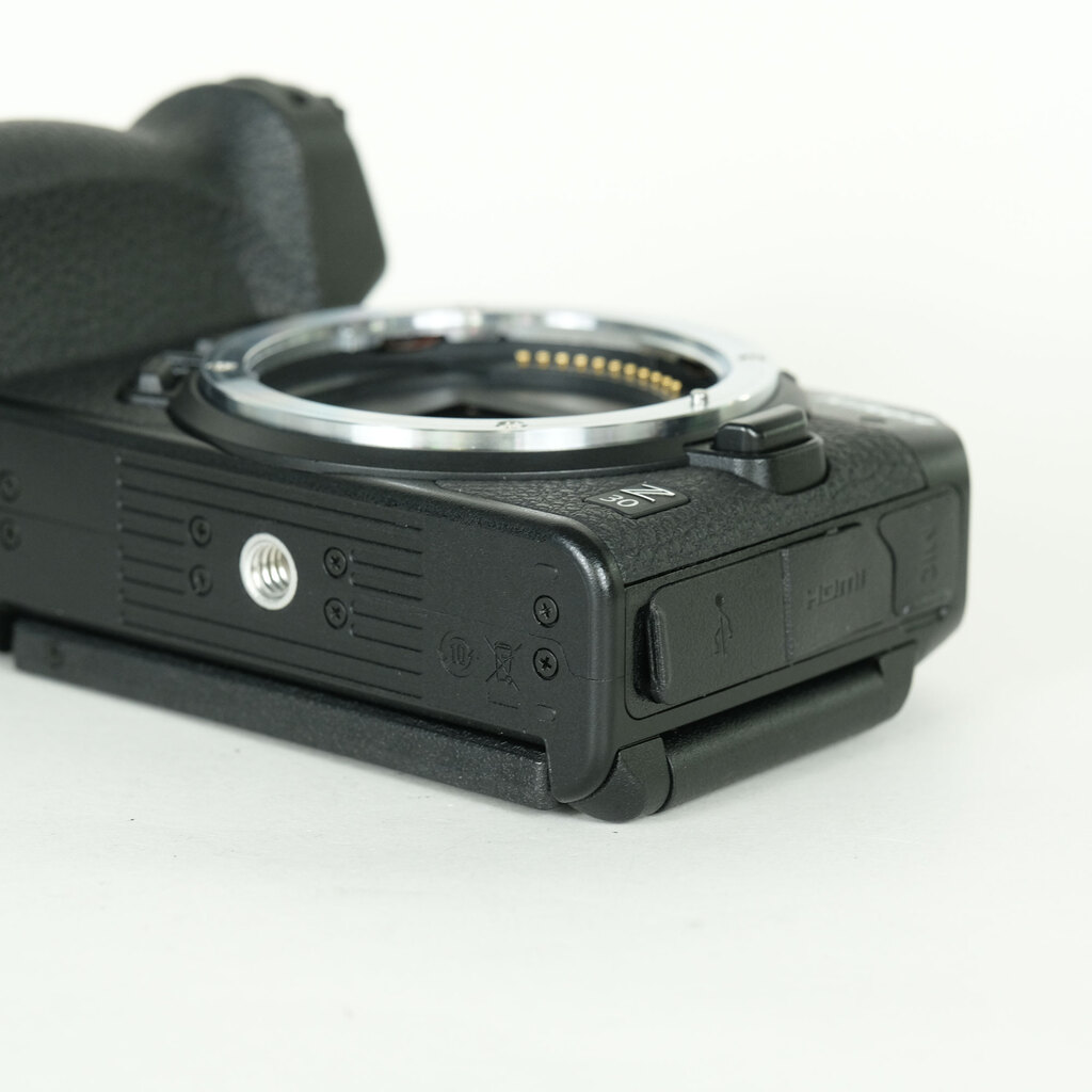 Nikon Z30の出品 | ONE SCENE（ワンシーン）