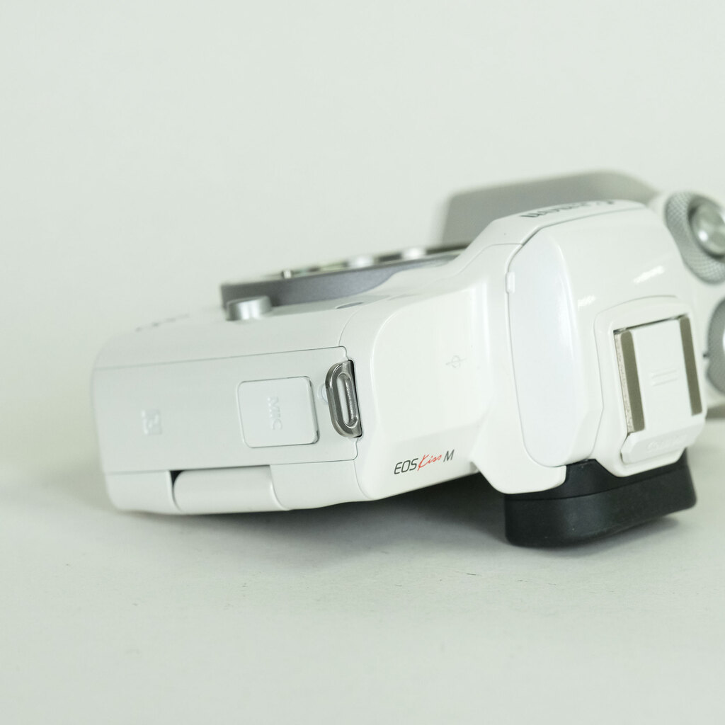 Canon EOS Kiss M