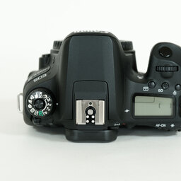 Canon EOS 9000D