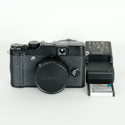 FUJIFILM X10 ブラック