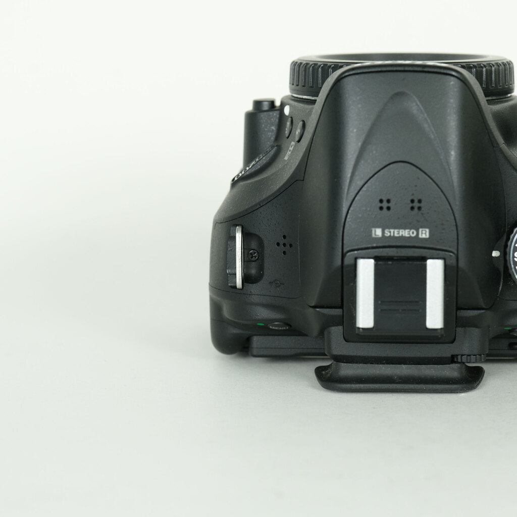 Nikon D5200 ボディ ブラックの出品 | ONE SCENE（ワンシーン）