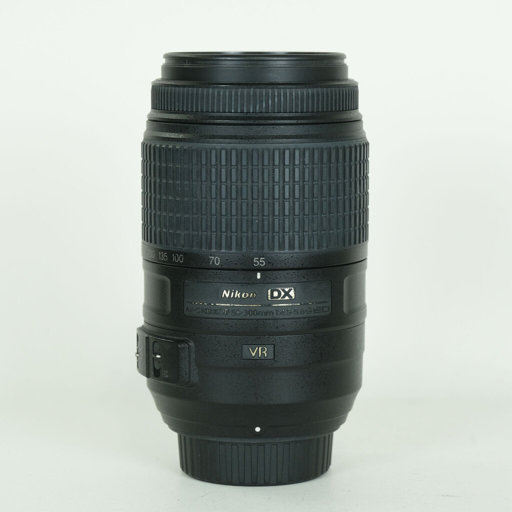 Nikon AF-S DX NIKKOR 55-300mm F4.5-5.6G ED VR Nikon AF-S DX NIKKOR 55-300mm F4.5-5.6G ED VR