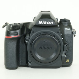 Nikon D780