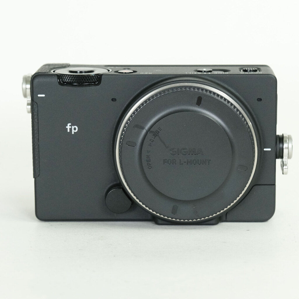 SIGMA fp [�{�f�B]