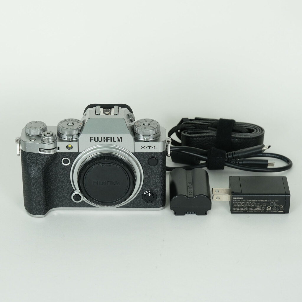 FUJIFILM X-T4 ボディ 付属品あり FUJIFILM X-T4の出品 | ONE SCENE（ワンシーン）