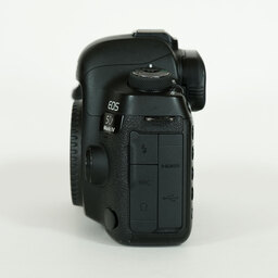 Canon EOS 5D Mark IV