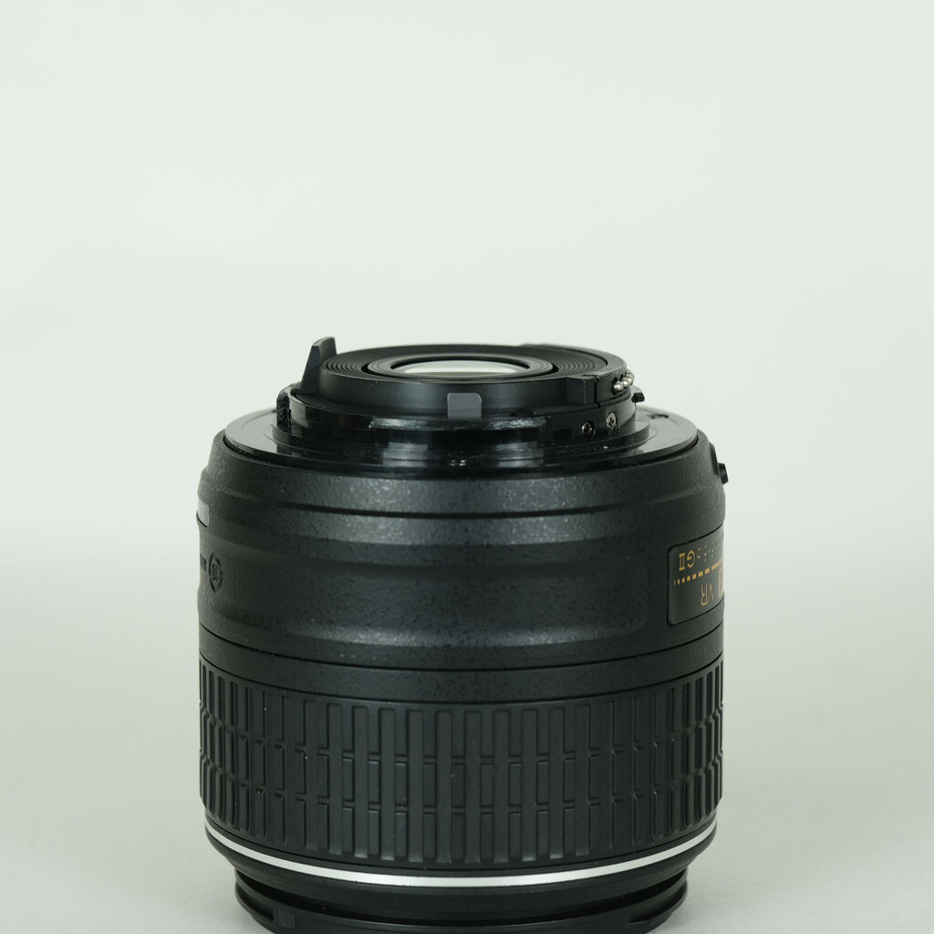 Nikon AF-S DX NIKKOR 18-55mm f3.5-5.6G VR II