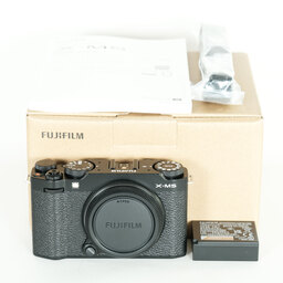 FUJIFILM X-M5