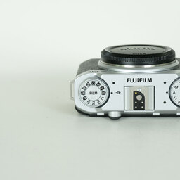 FUJIFILM X-M5