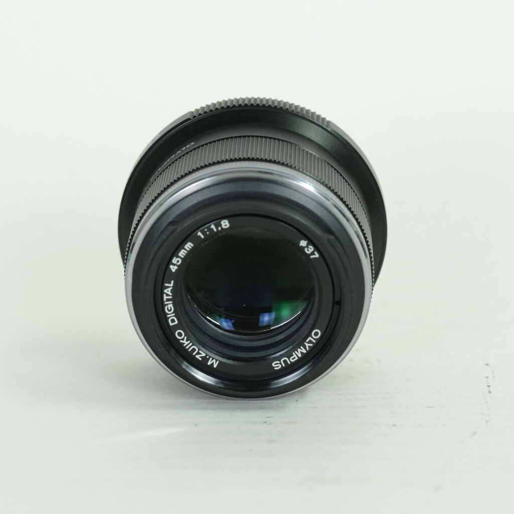 OLYMPUS M.ZUIKO DIGITAL 45mm F1.8 OLYMPUS M.ZUIKO DIGITAL 45mm F1.8