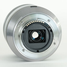 SONY E18-200mm F3.5-6.3 OSS SEL18200