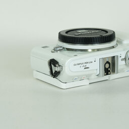 OLYMPUS PEN Lite E-PL6 ボディ ホワイト OLYMPUS PEN Lite E-PL6 ボディ ホワイト