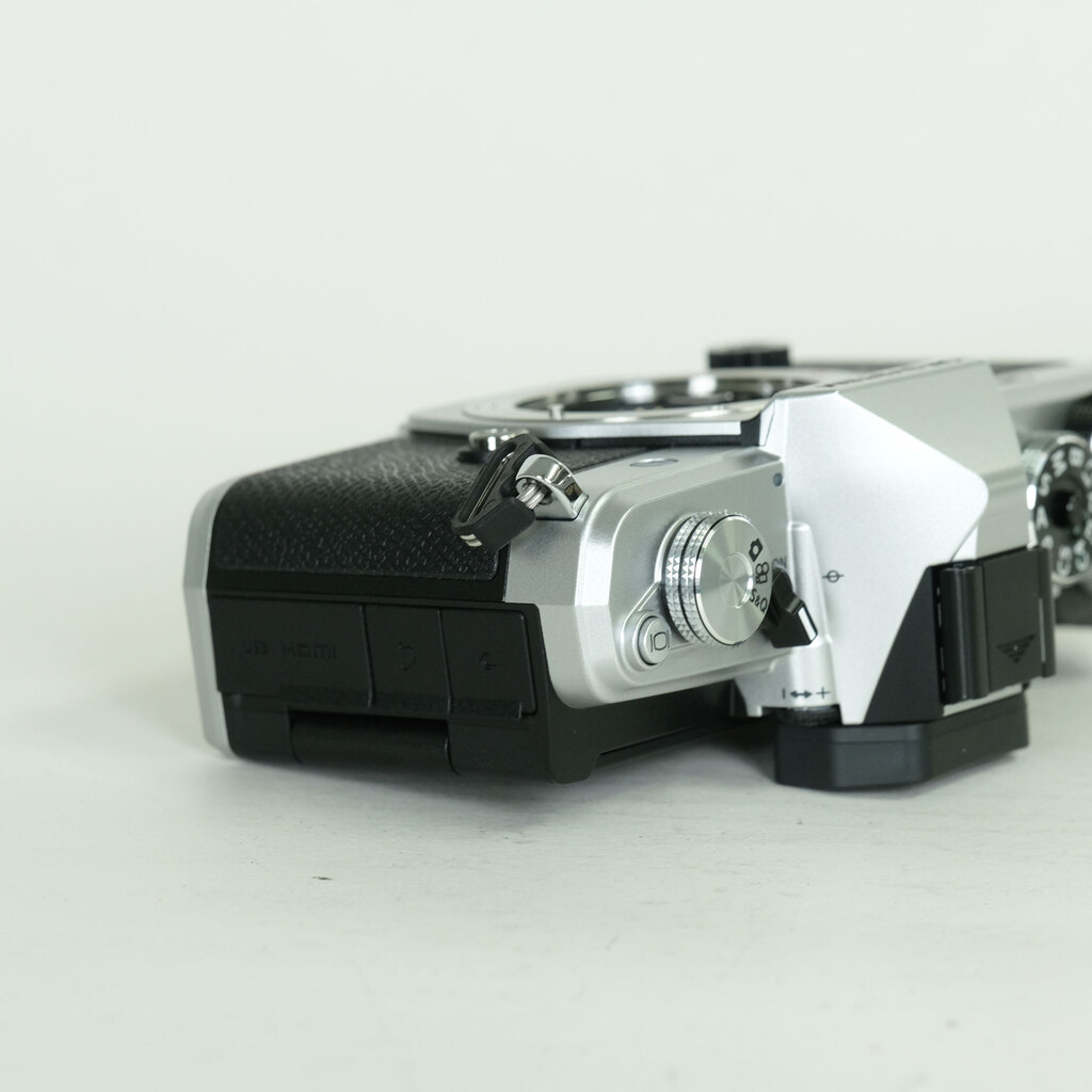 OM SYSTEM OM-3