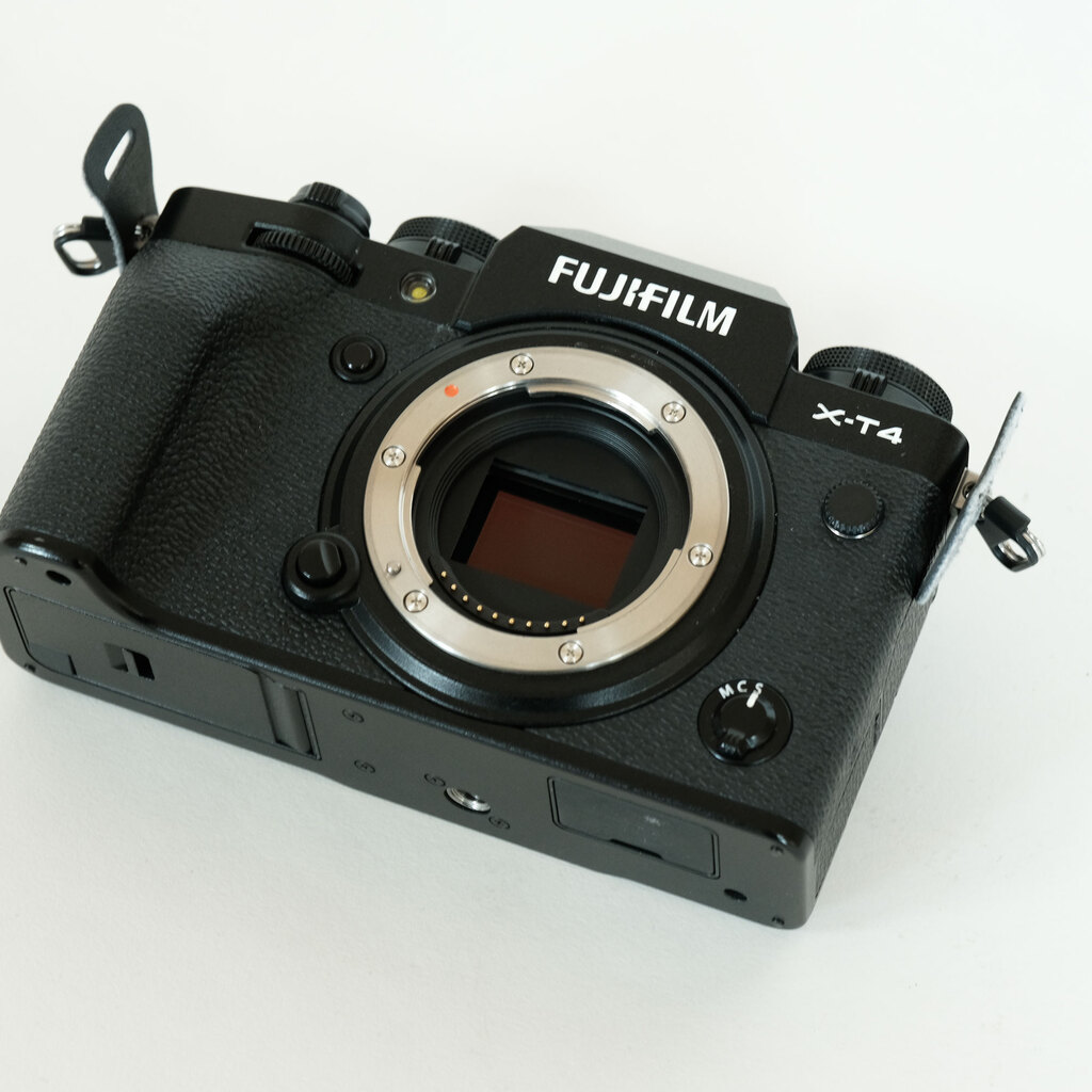 FUJIFILM X-T4 FUJIFILM X-T4