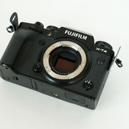 FUJIFILM X-T4 FUJIFILM X-T4