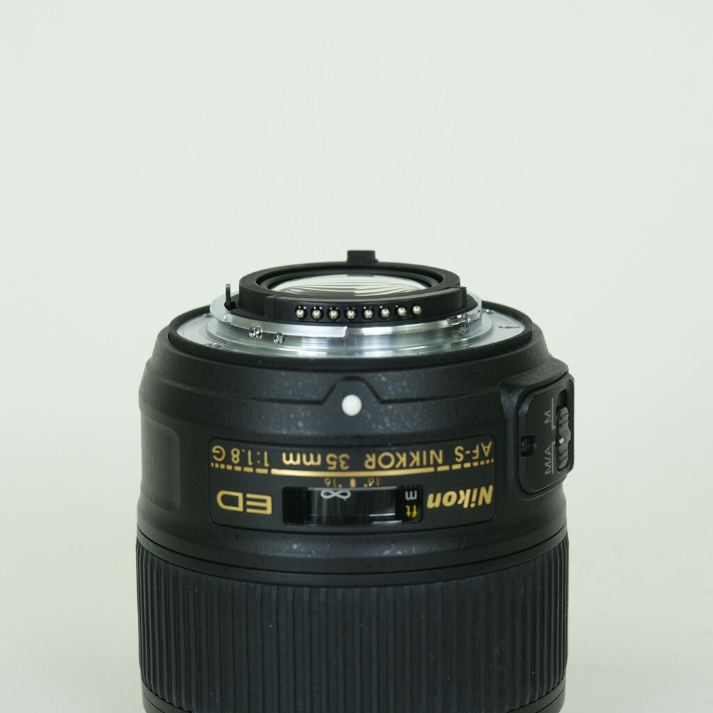 Nikon AF-S NIKKOR 35mm f/1.8G ED Nikon AF-S NIKKOR 35mm f/1.8G ED