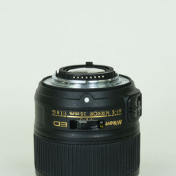 Nikon AF-S NIKKOR 35mm f/1.8G ED Nikon AF-S NIKKOR 35mm f/1.8G ED
